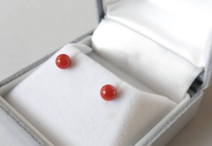 地中海珊瑚玉のピアス